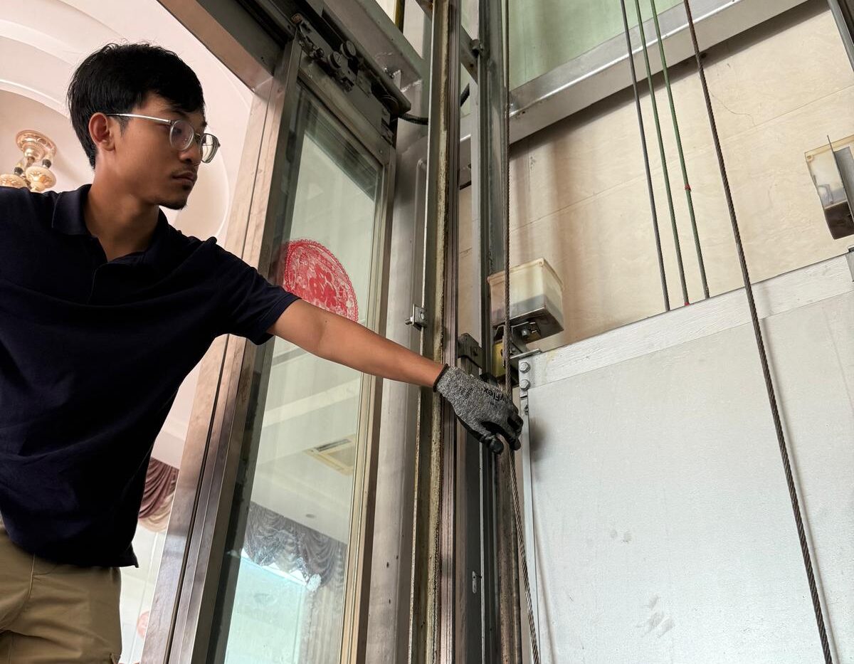 Intern_Lift-Inspection_6-e1757660310349